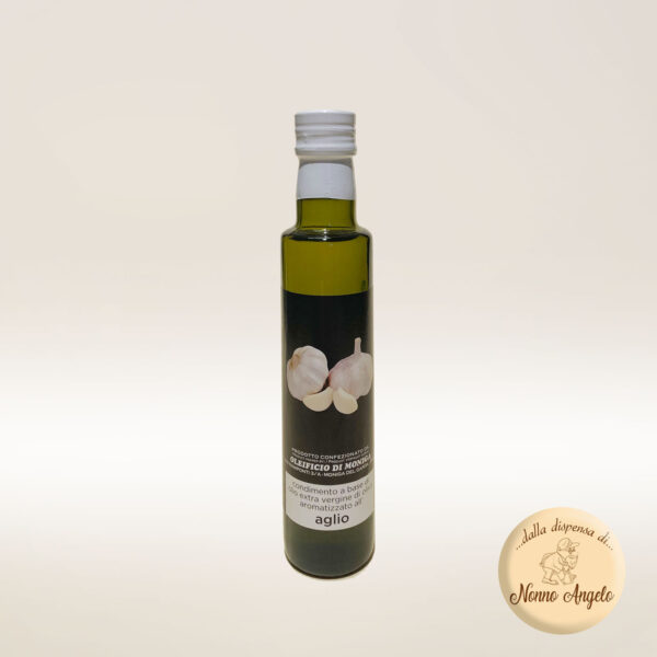 Olio aromatizzato all'aglio. 250 ml.