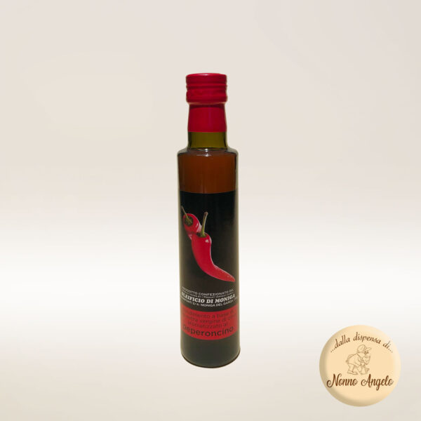 Olio aromatizzato. Olio aromatizzato al peperoncino 250 ml.